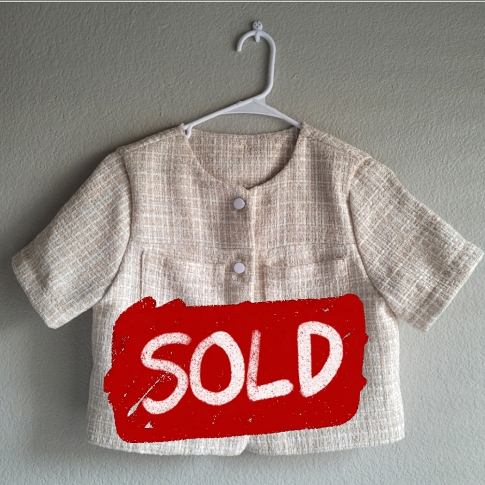 ***SOLD ON DEPOP***NWOT TWEED SHORT SLEEVE BUTTONED BLOUSE TAN SIZE S